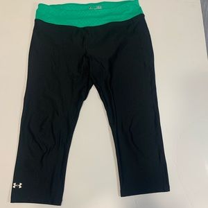 Women’s medium black work out capris